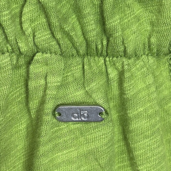 (A1) Alo Yoga Tank Top with Mesh at Swimmer Ends, Size L - Picture 6 of 9